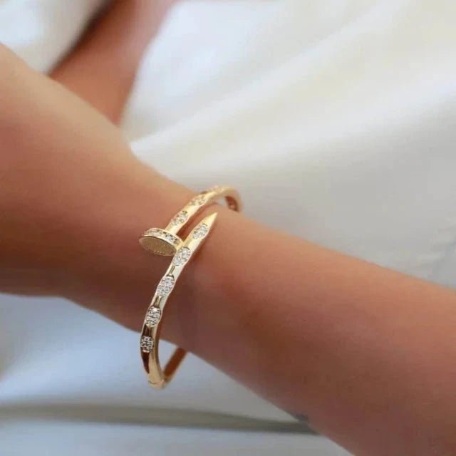 BRACELETE ZIRCONIA PREGO COM FAIXAS OVAIS CRAVEJADAS - Direct Ofertas