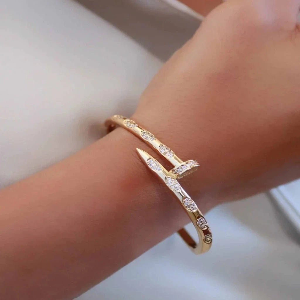 BRACELETE ZIRCONIA PREGO COM FAIXAS OVAIS CRAVEJADAS - Direct Ofertas