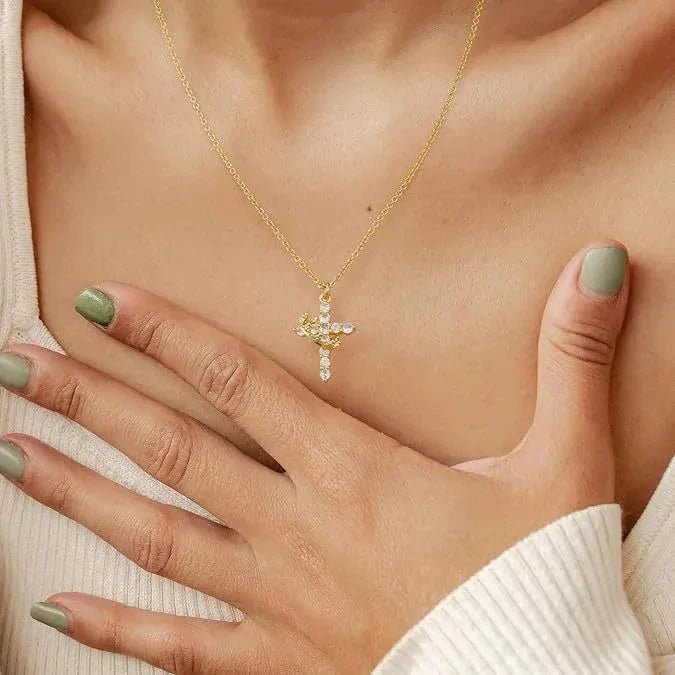 Colar Cruz & Coroa - Banhado a Ouro 18K - Direct Ofertas