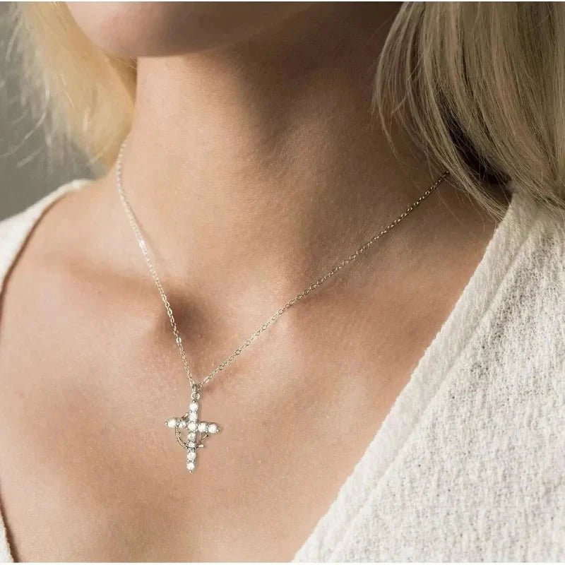 Colar Cruz & Coroa - Banhado a Ouro 18K - Direct Ofertas